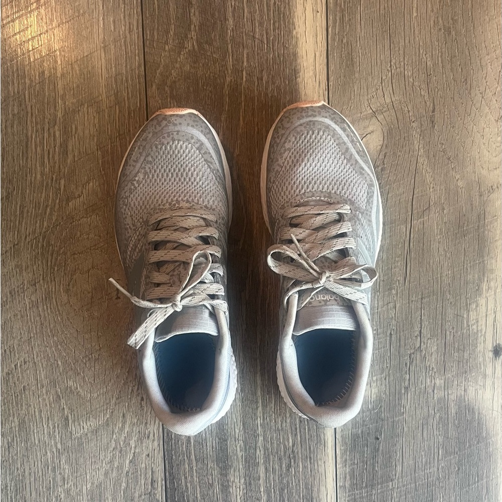 👠 New Balance Women’s Athletic Sneakers Size 8